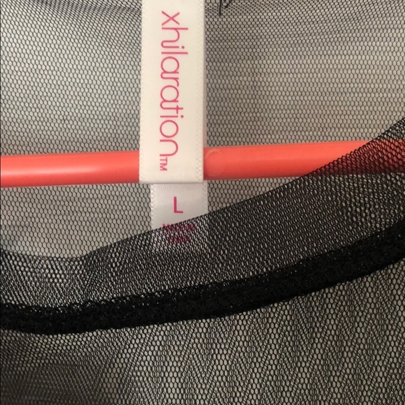 Sheer short sleeve embroidered top - Picture 3 of 4